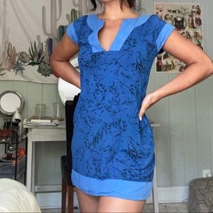Little blue dress with pockets!